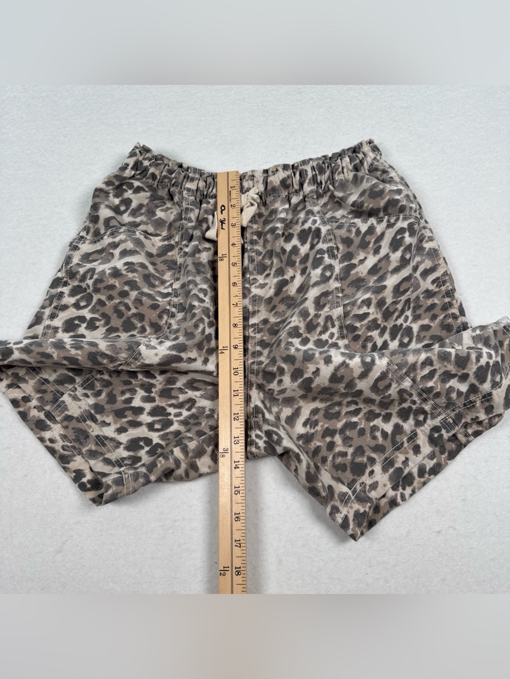Aerie Elastic Waist Drawstring Jorts Cake Batter Women M Leopard Pull On Shorts - Picture 5 of 9